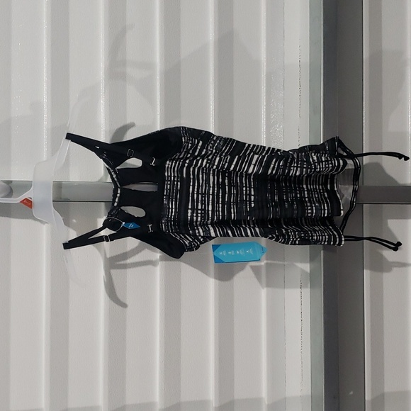 NWT HEATWAVE KEYHOLE HALTER SWIM‎ TOP SIZE SMALL - Picture 8 of 10